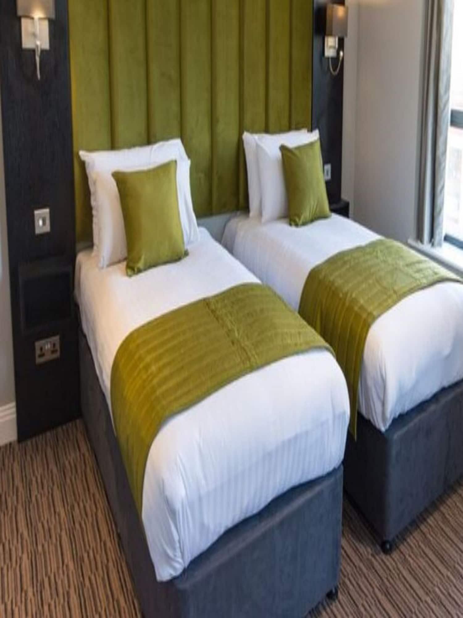 Hogs Back Hotel & Spa Nr Farnham Farnham  Ngoại thất bức ảnh